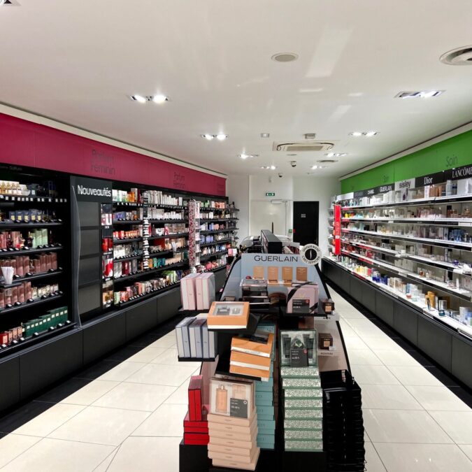 Mise en peinture d&#8217;un magasin de cosmétique. Wittenheim 5