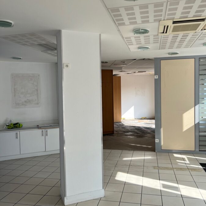 Mise en peinture d&#8217;un local commercial. Belfort 9