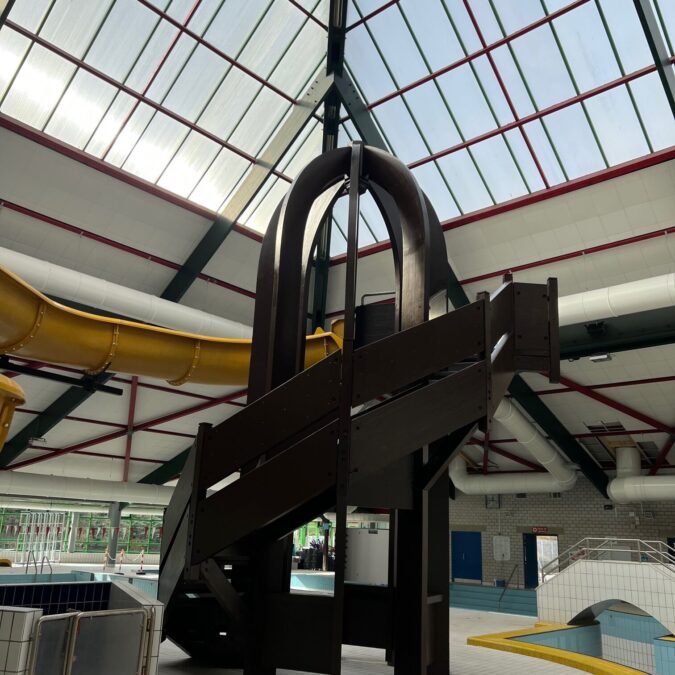 Mise en peinture du toboggan d&#8217;une piscine municipale avec une peinture epoxy. Colmar 0