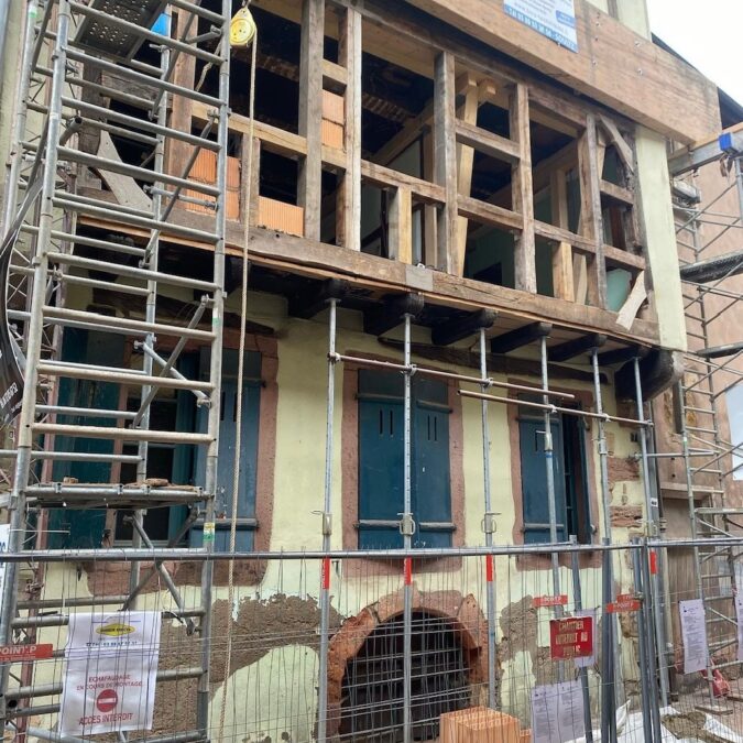 Mise en peinture d&#8217;une façade à colombage. Mulhouse 3