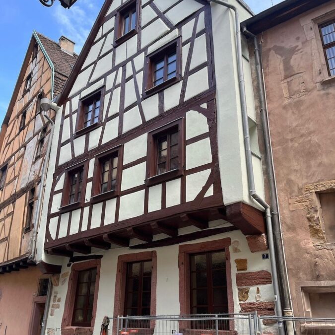 Mise en peinture d&#8217;une façade à colombage. Illzach 1