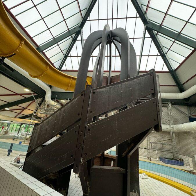 Mise en peinture du toboggan d&#8217;une piscine municipale avec une peinture epoxy. Belfort 3